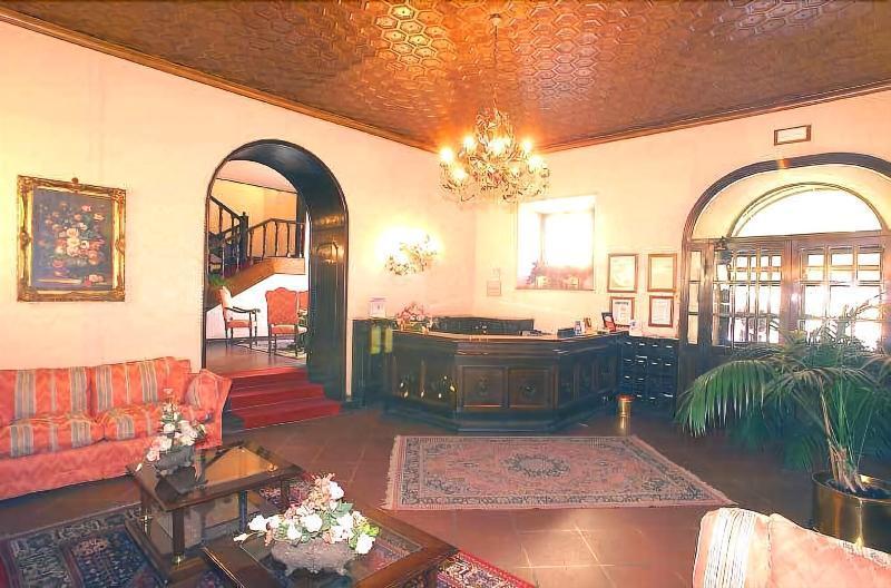 Hotel&Ristorante Miramonti Palazzo Storico Rieti Extérieur photo