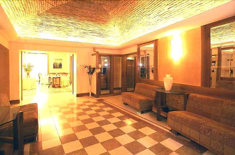 Hotel&Ristorante Miramonti Palazzo Storico Rieti Extérieur photo