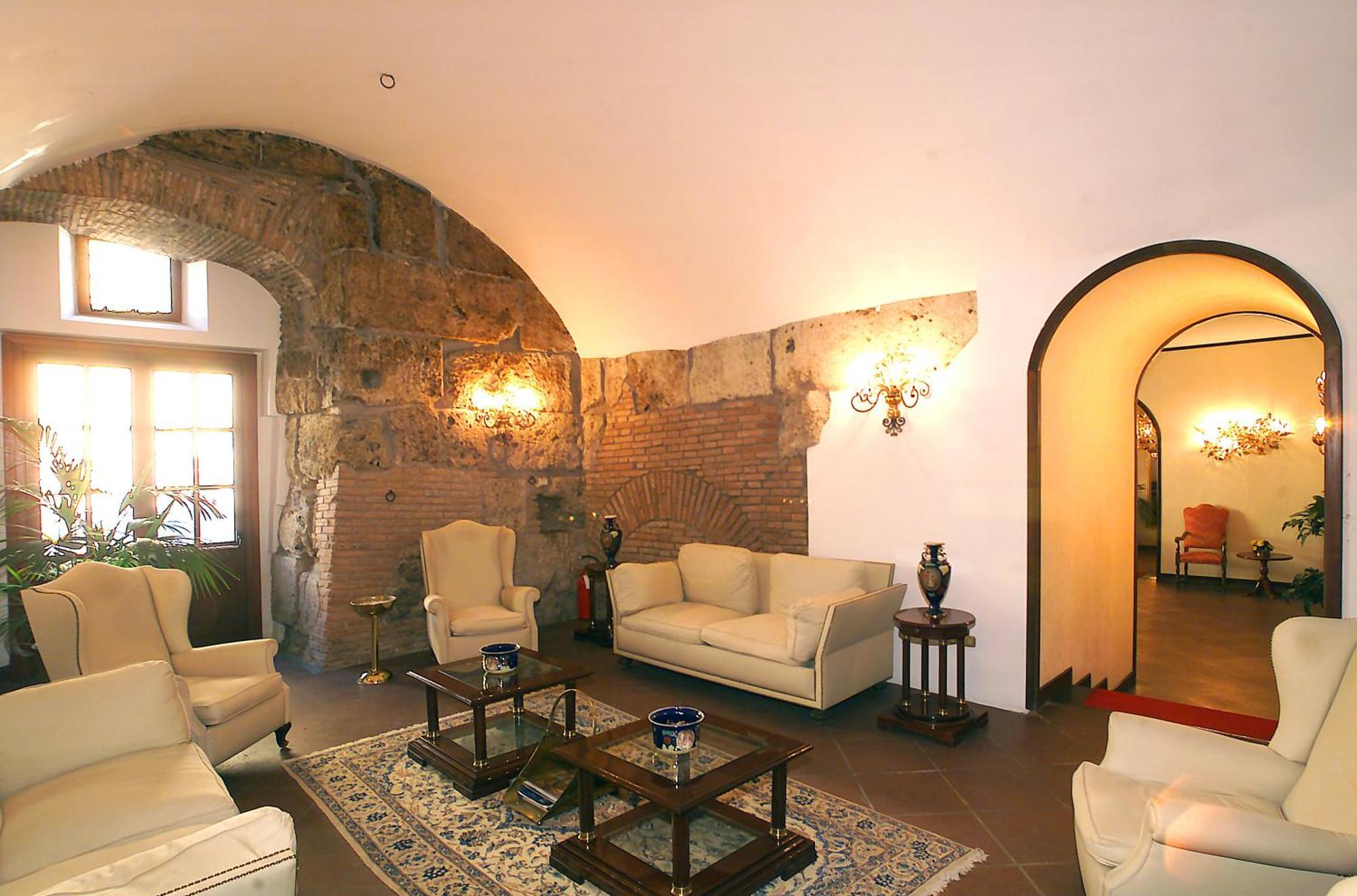 Hotel&Ristorante Miramonti Palazzo Storico Rieti Extérieur photo
