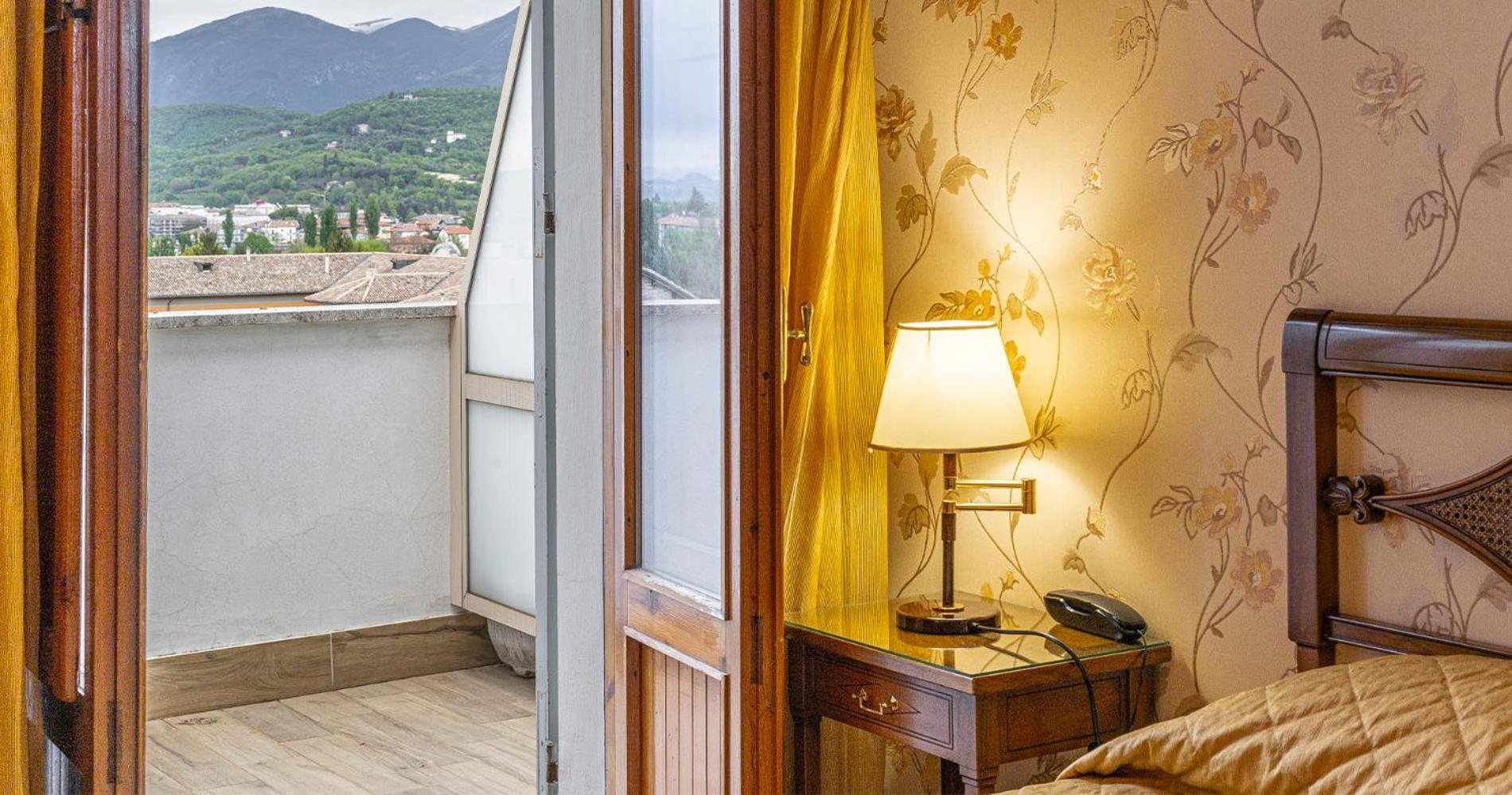 Hotel&Ristorante Miramonti Palazzo Storico Rieti Extérieur photo