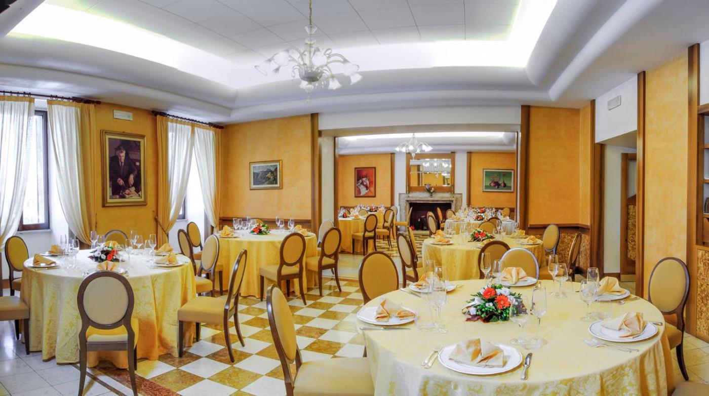 Hotel&Ristorante Miramonti Palazzo Storico Rieti Extérieur photo