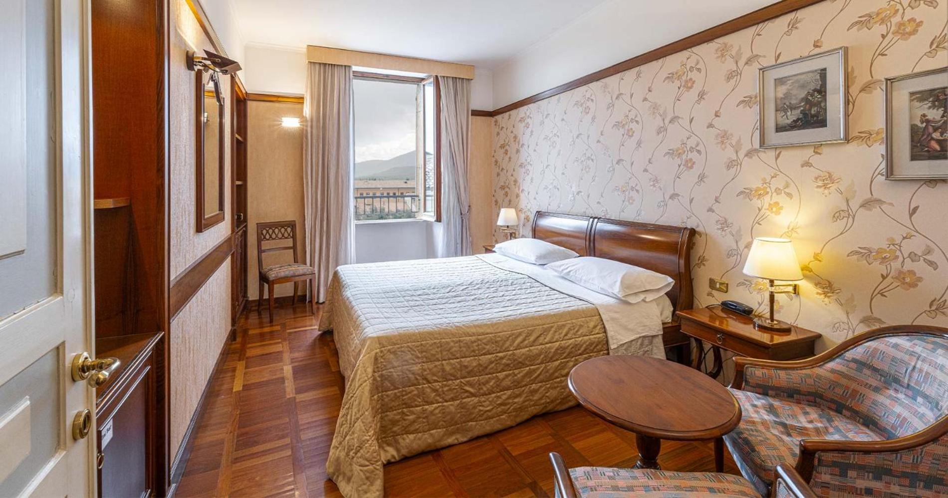Hotel&Ristorante Miramonti Palazzo Storico Rieti Extérieur photo